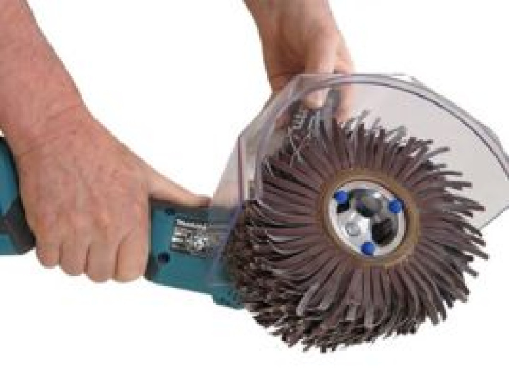 Fladderputs batteridriven maskin i gruppen Maskiner / Snickerimaskiner / Slipmaskiner hos Kristers Möbler Maskin AB (36834)